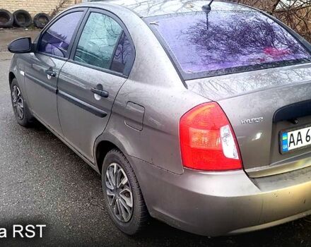 Серый Хендай Акцент, объемом двигателя 1.4 л и пробегом 220 тыс. км за 5900 $, фото 3 на Automoto.ua