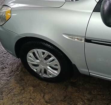 Серый Хендай Акцент, объемом двигателя 1.4 л и пробегом 113 тыс. км за 4600 $, фото 7 на Automoto.ua