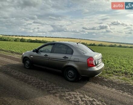 Сірий Хендай Акцент, об'ємом двигуна 1.4 л та пробігом 250 тис. км за 5400 $, фото 4 на Automoto.ua