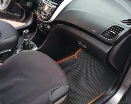 Серый Хендай Акцент, объемом двигателя 1.4 л и пробегом 163 тыс. км за 6700 $, фото 11 на Automoto.ua