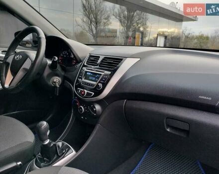 Серый Хендай Акцент, объемом двигателя 1.4 л и пробегом 175 тыс. км за 7500 $, фото 31 на Automoto.ua