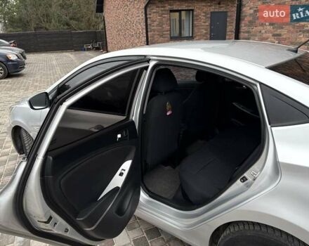 Серый Хендай Акцент, объемом двигателя 1.6 л и пробегом 186 тыс. км за 7900 $, фото 22 на Automoto.ua