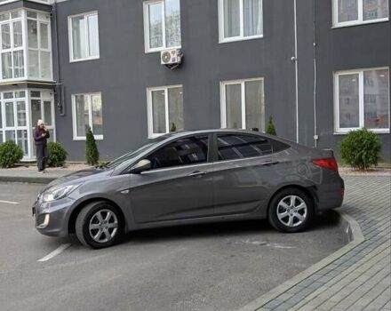 Серый Хендай Акцент, объемом двигателя 1.4 л и пробегом 233 тыс. км за 6250 $, фото 3 на Automoto.ua