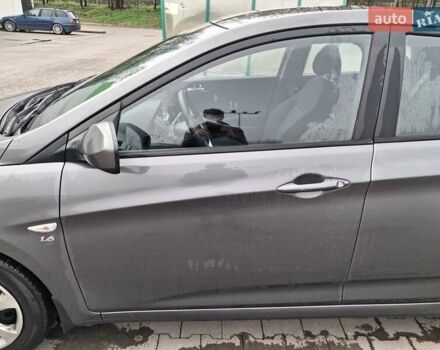 Серый Хендай Акцент, объемом двигателя 1.6 л и пробегом 109 тыс. км за 6700 $, фото 12 на Automoto.ua