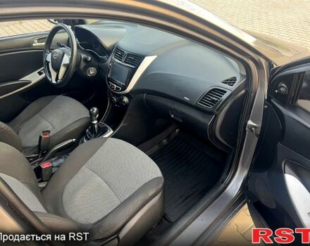 Серый Хендай Акцент, объемом двигателя 1.4 л и пробегом 200 тыс. км за 5700 $, фото 1 на Automoto.ua