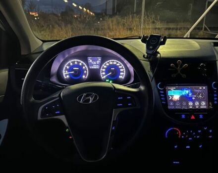 Серый Хендай Акцент, объемом двигателя 1.4 л и пробегом 218 тыс. км за 5600 $, фото 7 на Automoto.ua