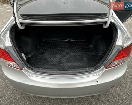 Серый Хендай Акцент, объемом двигателя 1.4 л и пробегом 180 тыс. км за 8100 $, фото 6 на Automoto.ua