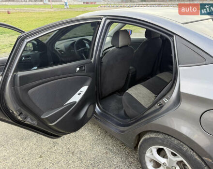 Серый Хендай Акцент, объемом двигателя 1.4 л и пробегом 206 тыс. км за 6400 $, фото 32 на Automoto.ua