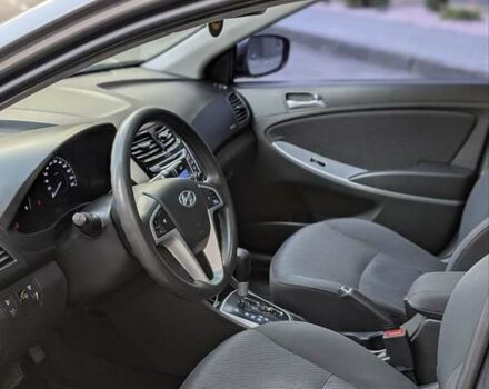 Серый Хендай Акцент, объемом двигателя 1.4 л и пробегом 233 тыс. км за 6250 $, фото 17 на Automoto.ua