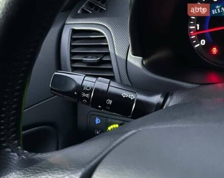 Сірий Хендай Акцент, об'ємом двигуна 1.4 л та пробігом 172 тис. км за 7299 $, фото 28 на Automoto.ua