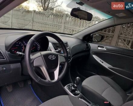 Серый Хендай Акцент, объемом двигателя 1.4 л и пробегом 175 тыс. км за 7500 $, фото 43 на Automoto.ua