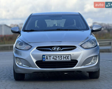 Серый Хендай Акцент, объемом двигателя 1.6 л и пробегом 138 тыс. км за 7900 $, фото 3 на Automoto.ua