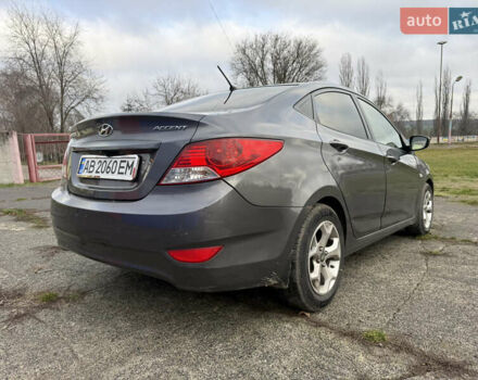 Серый Хендай Акцент, объемом двигателя 1.4 л и пробегом 206 тыс. км за 6400 $, фото 11 на Automoto.ua