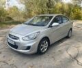 Серый Хендай Акцент, объемом двигателя 1.4 л и пробегом 200 тыс. км за 7300 $, фото 1 на Automoto.ua