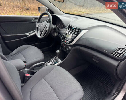 Серый Хендай Акцент, объемом двигателя 1.4 л и пробегом 125 тыс. км за 7500 $, фото 9 на Automoto.ua