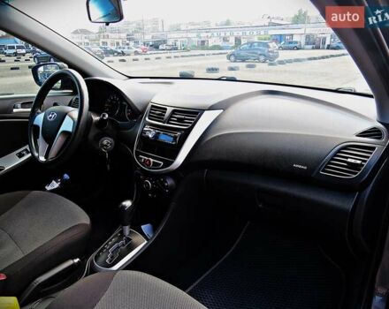 Хендай Акцент 2011 у Черкасах на Automoto.ua Сірий Хендай Акцент, об'ємом двигуна 1.4 л та пробігом 157 тис. км за 8600 $, фото 11 на Automoto.ua