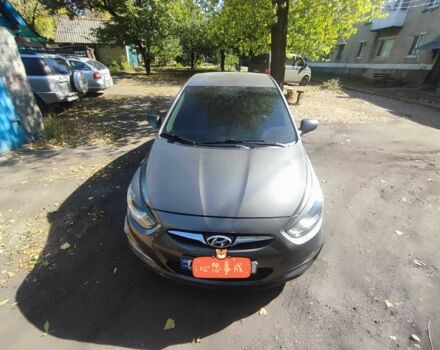 Серый Хендай Акцент, объемом двигателя 1.4 л и пробегом 163 тыс. км за 7000 $, фото 4 на Automoto.ua