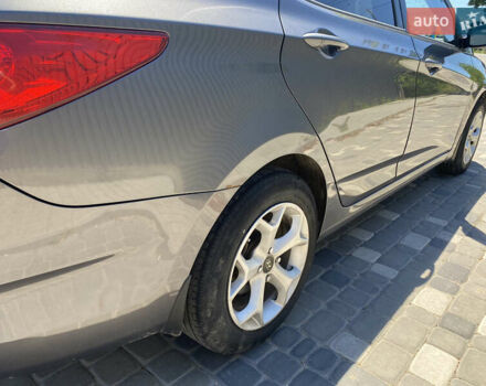 Серый Хендай Акцент, объемом двигателя 1.4 л и пробегом 200 тыс. км за 6950 $, фото 18 на Automoto.ua