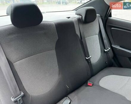 Сірий Хендай Акцент, об'ємом двигуна 1.4 л та пробігом 172 тис. км за 7299 $, фото 18 на Automoto.ua