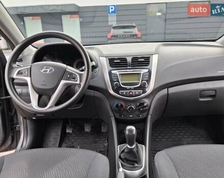 Серый Хендай Акцент, объемом двигателя 1.6 л и пробегом 109 тыс. км за 6700 $, фото 9 на Automoto.ua