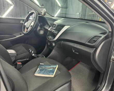 Серый Хендай Акцент, объемом двигателя 1.4 л и пробегом 253 тыс. км за 5200 $, фото 9 на Automoto.ua