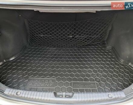 Сірий Хендай Акцент, об'ємом двигуна 1.6 л та пробігом 126 тис. км за 8600 $, фото 12 на Automoto.ua