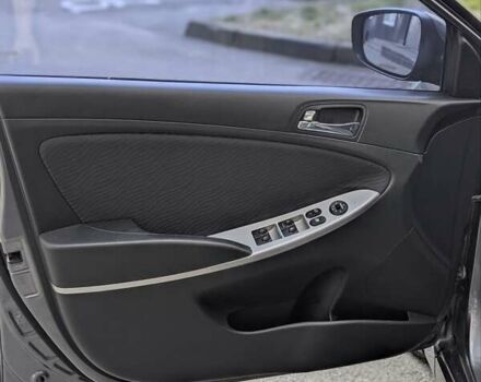 Серый Хендай Акцент, объемом двигателя 1.4 л и пробегом 233 тыс. км за 6250 $, фото 16 на Automoto.ua