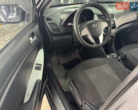 Серый Хендай Акцент, объемом двигателя 1.4 л и пробегом 253 тыс. км за 5200 $, фото 8 на Automoto.ua