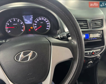 Серый Хендай Акцент, объемом двигателя 1.4 л и пробегом 253 тыс. км за 5200 $, фото 6 на Automoto.ua