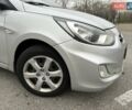 Серый Хендай Акцент, объемом двигателя 1.4 л и пробегом 180 тыс. км за 8100 $, фото 7 на Automoto.ua
