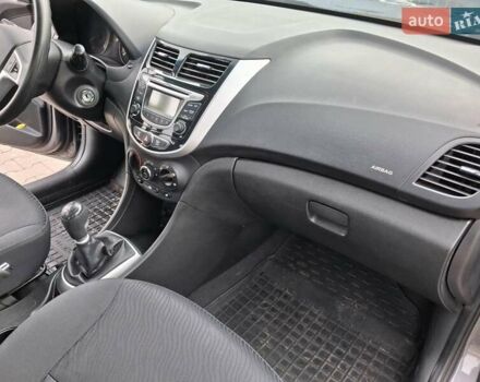 Серый Хендай Акцент, объемом двигателя 1.6 л и пробегом 109 тыс. км за 6700 $, фото 5 на Automoto.ua