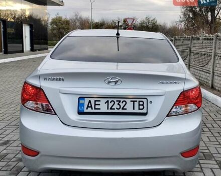 Серый Хендай Акцент, объемом двигателя 1.4 л и пробегом 175 тыс. км за 7500 $, фото 7 на Automoto.ua