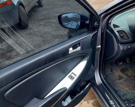 Серый Хендай Акцент, объемом двигателя 1.4 л и пробегом 165 тыс. км за 6500 $, фото 1 на Automoto.ua