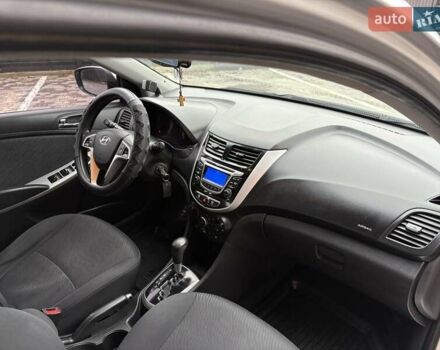 Серый Хендай Акцент, объемом двигателя 1.6 л и пробегом 186 тыс. км за 7900 $, фото 28 на Automoto.ua