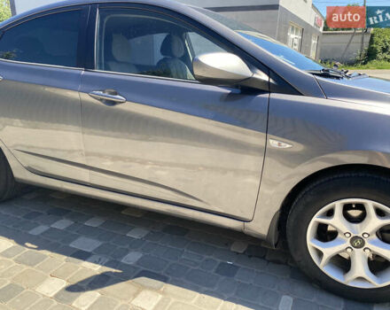 Серый Хендай Акцент, объемом двигателя 1.4 л и пробегом 200 тыс. км за 6950 $, фото 12 на Automoto.ua