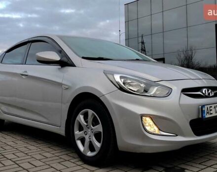 Серый Хендай Акцент, объемом двигателя 1.4 л и пробегом 175 тыс. км за 7500 $, фото 2 на Automoto.ua