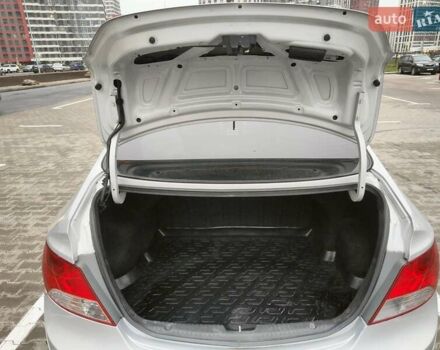 Серый Хендай Акцент, объемом двигателя 1.4 л и пробегом 104 тыс. км за 7600 $, фото 9 на Automoto.ua