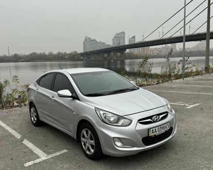 Серый Хендай Акцент, объемом двигателя 1.4 л и пробегом 180 тыс. км за 8100 $, фото 3 на Automoto.ua