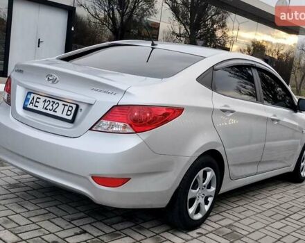 Серый Хендай Акцент, объемом двигателя 1.4 л и пробегом 175 тыс. км за 7500 $, фото 6 на Automoto.ua