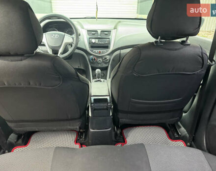 Серый Хендай Акцент, объемом двигателя 1.4 л и пробегом 253 тыс. км за 5200 $, фото 12 на Automoto.ua