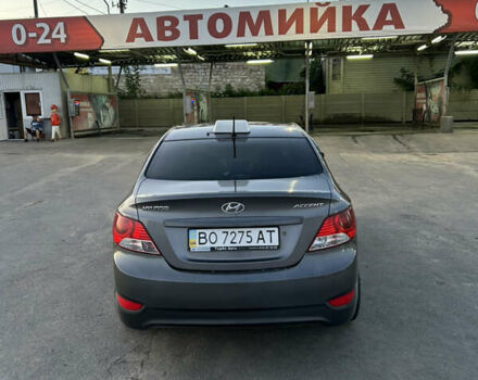Серый Хендай Акцент, объемом двигателя 1.4 л и пробегом 187 тыс. км за 5800 $, фото 3 на Automoto.ua