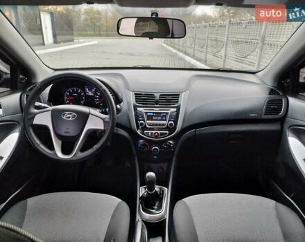 Серый Хендай Акцент, объемом двигателя 1.4 л и пробегом 175 тыс. км за 7500 $, фото 42 на Automoto.ua