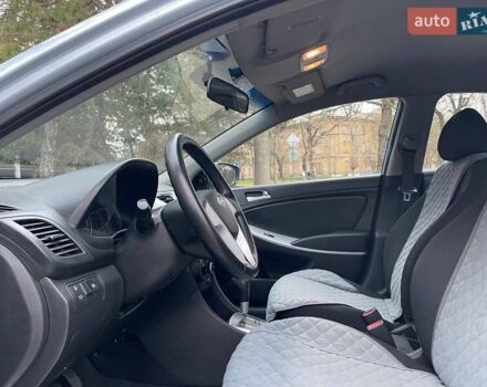 Сірий Хендай Акцент, об'ємом двигуна 1.4 л та пробігом 172 тис. км за 7299 $, фото 12 на Automoto.ua