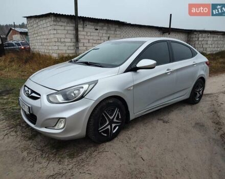 Серый Хендай Акцент, объемом двигателя 1.4 л и пробегом 177 тыс. км за 6100 $, фото 7 на Automoto.ua