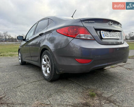 Серый Хендай Акцент, объемом двигателя 1.4 л и пробегом 206 тыс. км за 6400 $, фото 12 на Automoto.ua