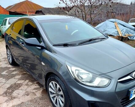 Серый Хендай Акцент, объемом двигателя 1.4 л и пробегом 165 тыс. км за 6500 $, фото 4 на Automoto.ua