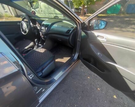 Серый Хендай Акцент, объемом двигателя 1.4 л и пробегом 163 тыс. км за 7000 $, фото 16 на Automoto.ua