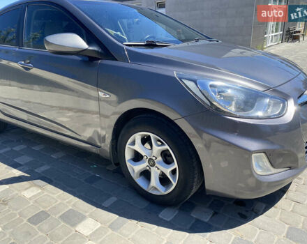 Серый Хендай Акцент, объемом двигателя 1.4 л и пробегом 200 тыс. км за 6950 $, фото 11 на Automoto.ua