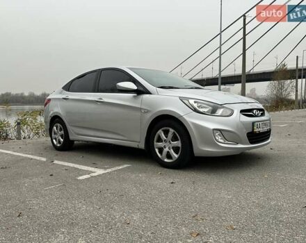 Серый Хендай Акцент, объемом двигателя 1.4 л и пробегом 180 тыс. км за 8100 $, фото 4 на Automoto.ua