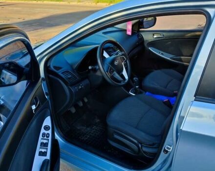 Серый Хендай Акцент, объемом двигателя 1.4 л и пробегом 153 тыс. км за 8700 $, фото 5 на Automoto.ua